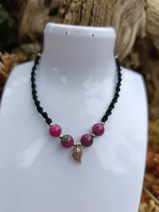 Collar choker hoja piedras rosa y dorado