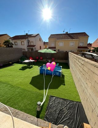 Césped artificial patio 90 m² casi nuevo