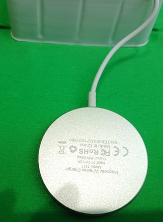 BENFEI Cargador Inalámbrico Magnético 15W (nuevo)