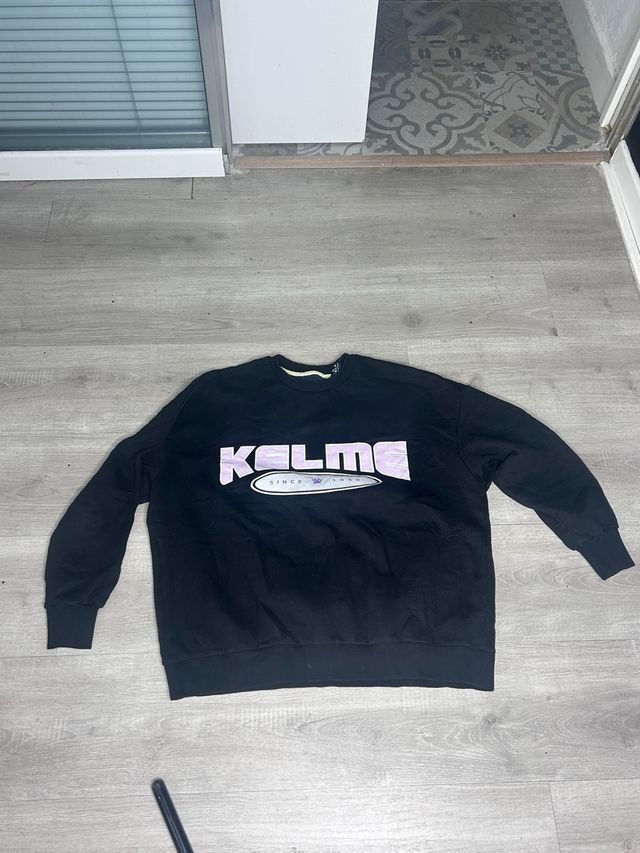 Sudadera Kelme Negra con Logo Morado