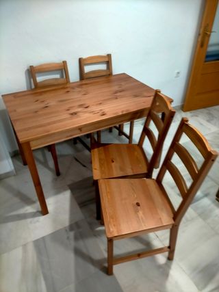 Mesa de comedor y sillas ..muebles salón