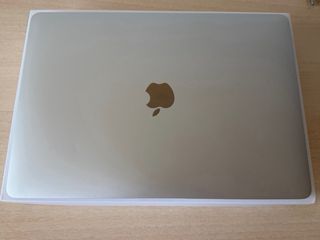 MACBOOK AIR M1 16GB RAM 512GB SSD PLATA
