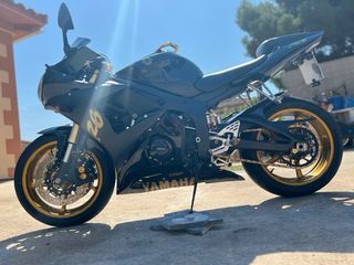 Yamaha R6 2006 Negra y Dorada