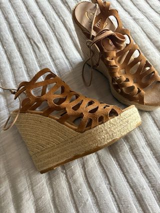 Sandalias cuña esparto tiras marrón