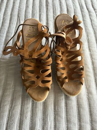 Sandalias cuña esparto tiras marrón