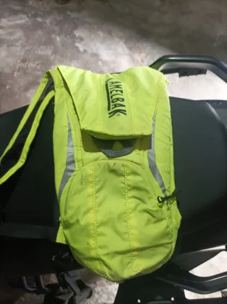 Camelbak y Casco Specialized