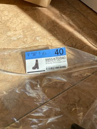 Botín track piel negro con cremallera a estrenar