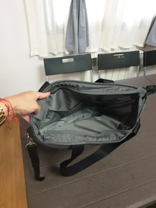 Bolso gris nuevo sin usar