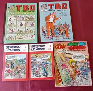 LOTE DE 5 LIBROS, COMICS VARIOS.