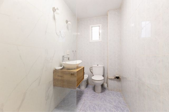 Habitacion económica en el centro de Valencia.