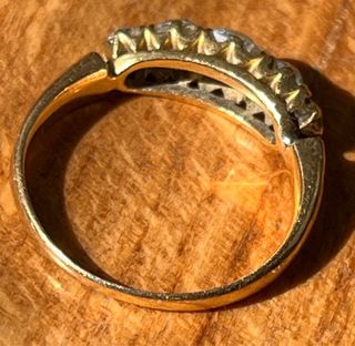 Anillo antiguo de oro y brillantes