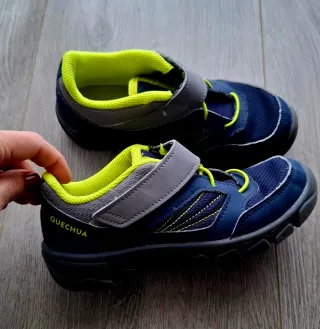Zapatillas deportivas Decathlon niño. Talla 33
