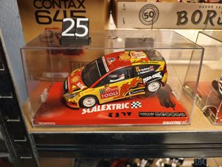 Coches Scalextric 1:32 pista negra