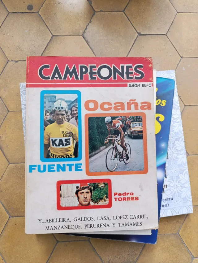 Campeones: Abilleira, Fuente, Galdós, Lasa, et al.
