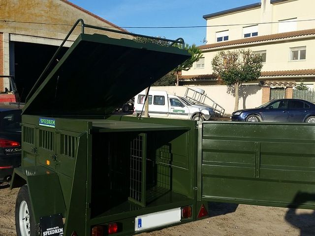 Remolque 6 puertas 200 x 130 x 70 con ruedas 4x4