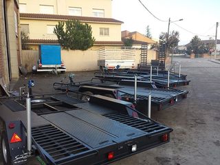Plataforma portavehículos 450x200 Doble eje con freno 2000 kg