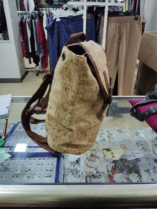 Mochila de corcho y piel