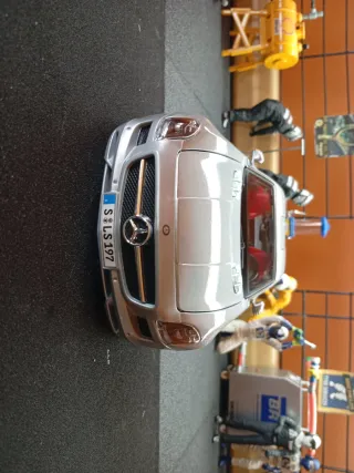 Mercedes Benz SLS AMG 6.3 Gris 1/18 Maisto
