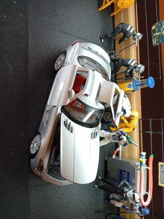 Mercedes Benz SLS AMG 6.3 Gris 1/18 Maisto