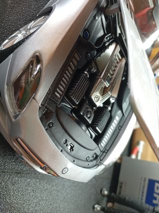 Mercedes Benz SLS AMG 6.3 Gris 1/18 Maisto