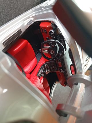 Mercedes Benz SLS AMG 6.3 Gris 1/18 Maisto