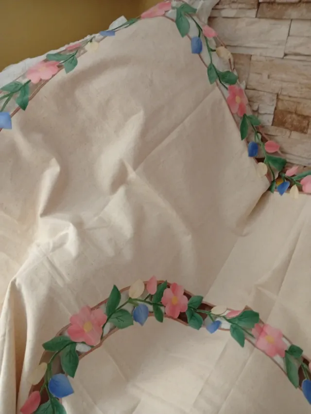 Toalha de mesa de linho rústico, flores rosa e azul