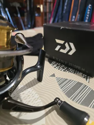 CARRETE DAIWA EXIST 2510 PE-H de segunda mano por 1 EUR en
