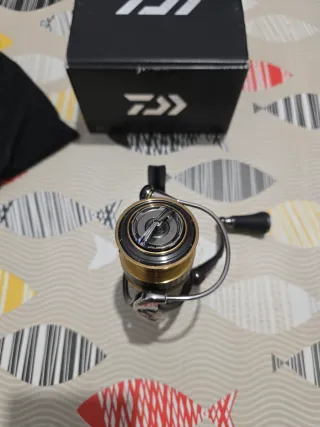 CARRETE DAIWA EXIST 2510 PE-H de segunda mano por 1 EUR en