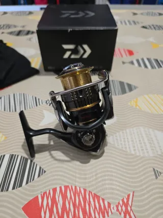 DAIWA EXIST2510ＰＥ　Ｈ CARRETE DAIWA EXIST 2510 PE-H de segunda mano por 1 EUR en
