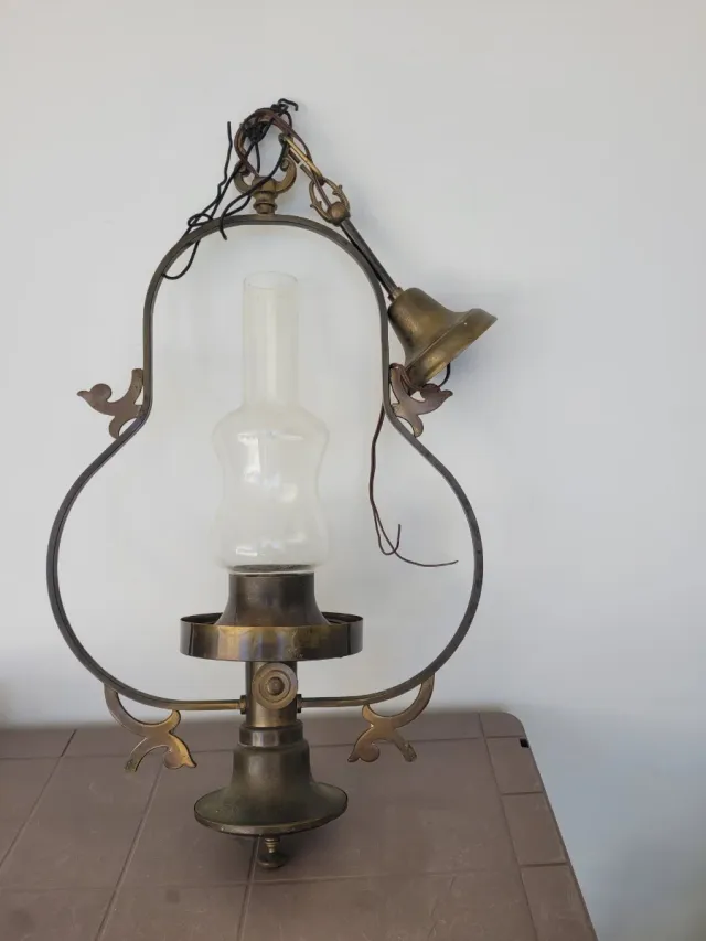 Lampadario vintage ottone e vetro
