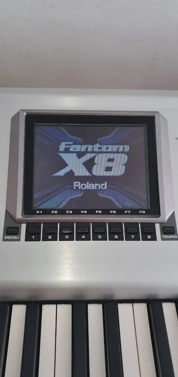 Roland Fantom X8 Sintetizador