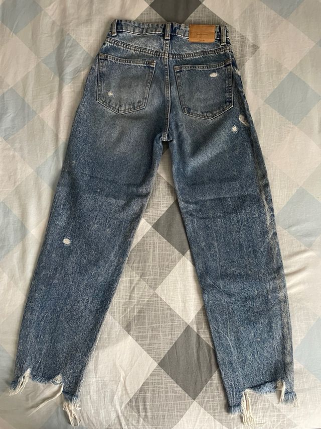 Mom Jeans Bershka Desgastados Talla 36
