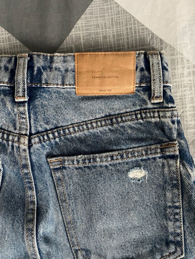 Mom Jeans Bershka Desgastados Talla 36