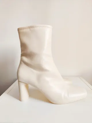 Stivaletti tacco largo Bershka ecopelle panna