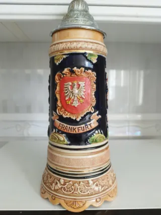 Boccale di birra tedesco Frankfurt con scudo d'aquila