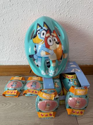 Patines, Casco y protecciones Bluey