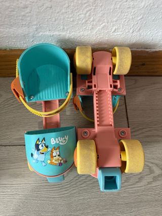 Patines, Casco y protecciones Bluey