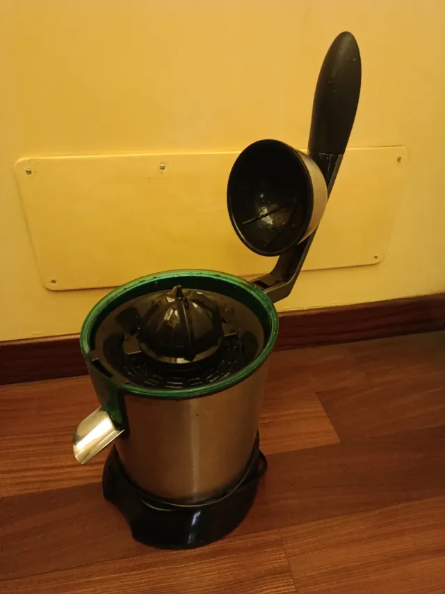 Spremi Agrumi Cecotec EssentiaVita 600W