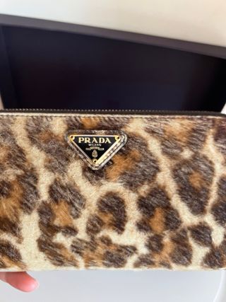 Portafoglio Prada con stampa animalier