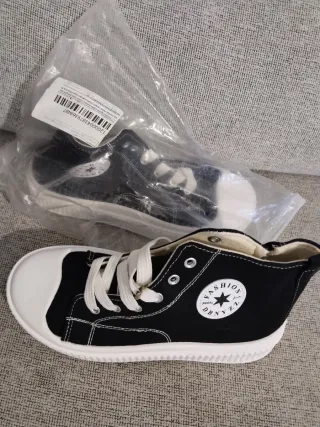 Zapatillas botín negras y blancas sin estrenar