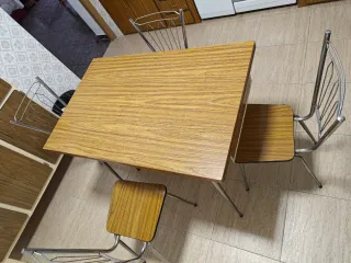 Mesa comedor y 4 sillas madera