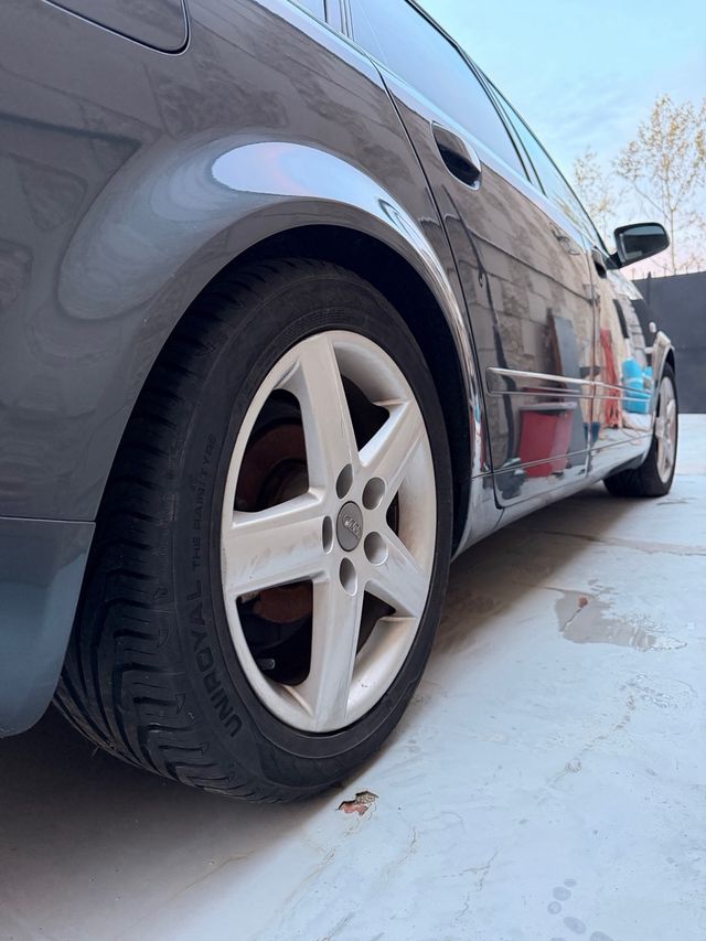 Audi A4 2.5 V6 180cv quattro