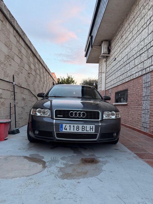 Audi A4 2.5 V6 180cv quattro
