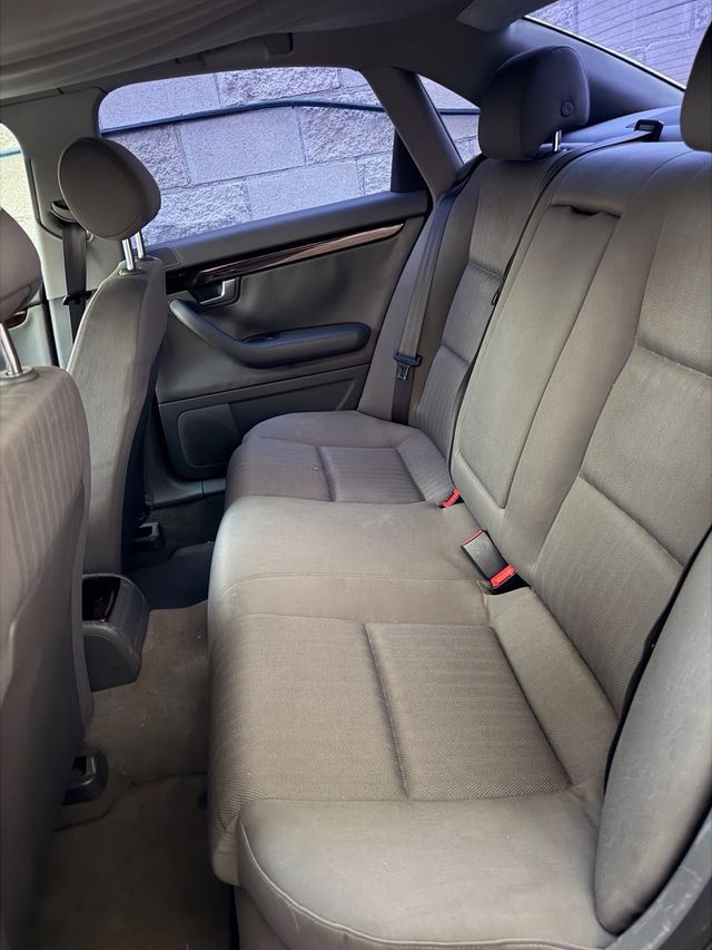 Audi A4 2.5 V6 180cv quattro