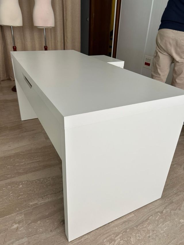 Escritorio IKEA MALM blanco