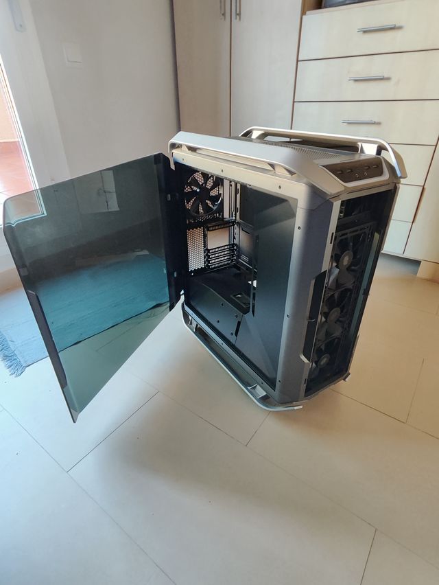 Caja PC Cooler Master Cosmos C700P