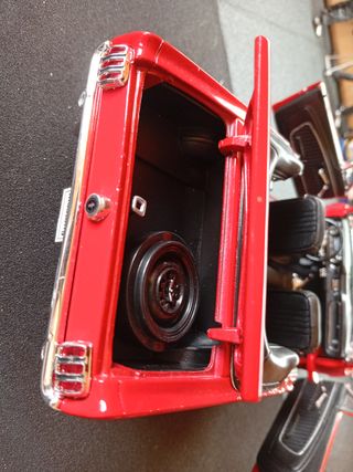 Ford Mustang Cabrio 1/18 Welly Rojo