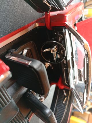 Ford Mustang Cabrio 1/18 Welly Rojo