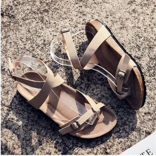 Sandalias Beige Tiras Cruzadas Hebilla