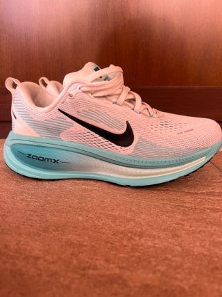 Nike Vomero 18 Bianche e Azzurre